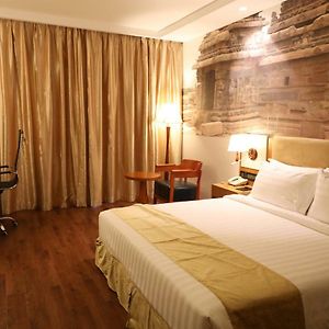 Deluxe Room on Food Soft Beverages